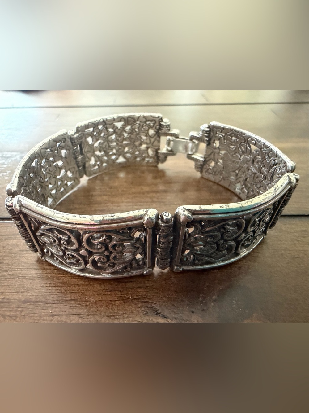 Brighton Jewelry Silver Tone Filigree Hinged Bracelet 7” Collectors Beautiful